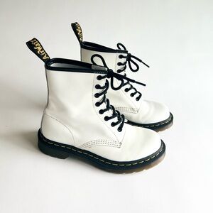 Dr. Martens 111821 White Leather Rubber Outsole Combat Boots size 7